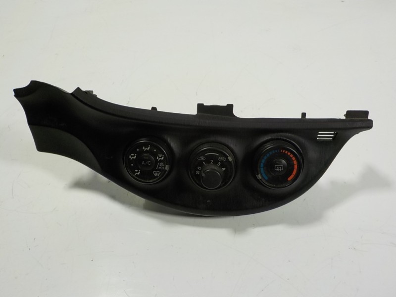 Recambio de mando calefaccion / aire acondicionado para toyota yaris 1.0 cat referencia OEM IAM 559020D090 554060D490 559030D270