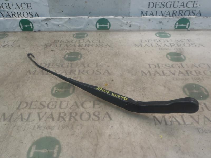 Recambio de brazo limpia delantero derecho para opel meriva cosmo referencia OEM IAM   