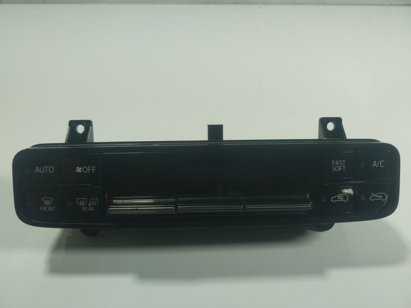 Recambio de mando climatizador para toyota auris (_e18_) 1.8 hybrid (zwe186_) referencia OEM IAM 5590002820 5590002C60 