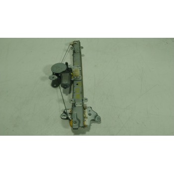 ELEVALUNAS DELANTERO IZQUIERDO 807215FA0A 