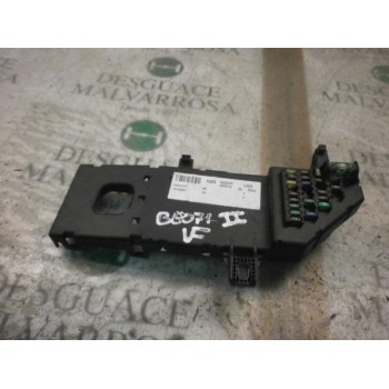 CAJA RELES / FUSIBLES 