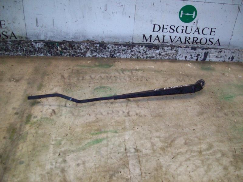 Recambio de brazo limpia delantero derecho para citroën xsara coupe 1.9 turbodiesel referencia OEM IAM   