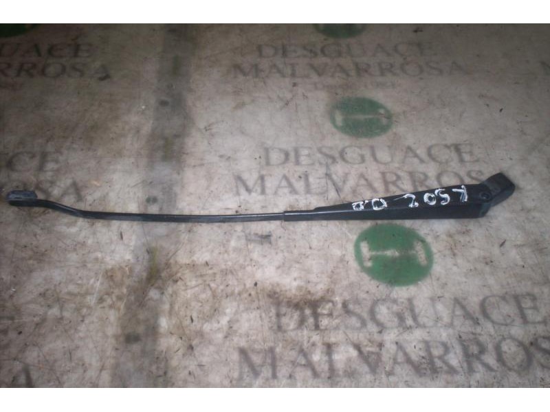 Recambio de brazo limpia delantero derecho para ford fiesta berlina ghia referencia OEM IAM   