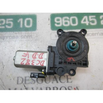 MOTOR ELEVALUNAS DELANTERO DERECHO 