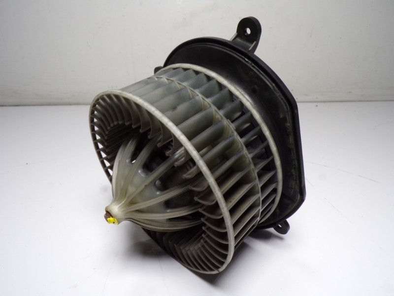 Recambio de motor calefaccion para mercedes-benz clase cls (w219) 3.0 cdi cat referencia OEM IAM A2118300908 A2308216351 