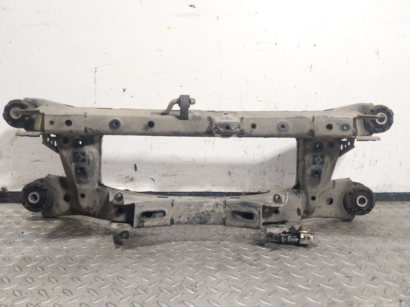 Recambio de puente trasero para toyota auris (_e18_) 1.8 hybrid (zwe186_) referencia OEM IAM 5120602051  
