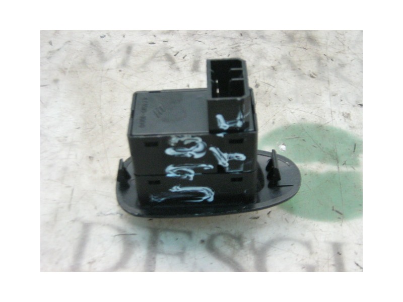 Recambio de mando elevalunas trasero derecho para kia shuma 1.5 ls berlina portón referencia OEM IAM   