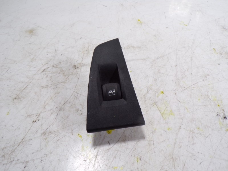 Recambio de mando elevalunas trasero derecho para bmw serie 2 gran coupe (f44) 220i referencia OEM IAM 61317950756 7950756 