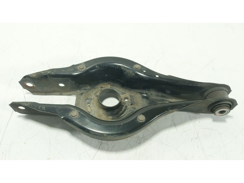 Recambio de brazo suspension inferior trasero derecho para bmw 3 (f30, f80) 320 d referencia OEM IAM 33326884694  