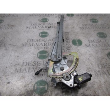 ELEVALUNAS TRASERO DERECHO 834023E000 