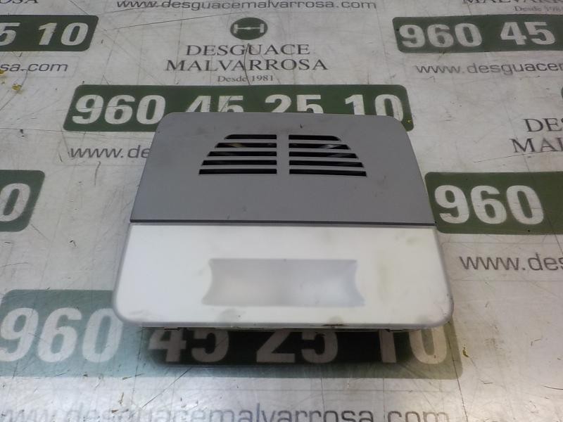 Recambio de piloto interior para bmw serie 1 berlina (e81/e87) 118d referencia OEM IAM 61319201635  