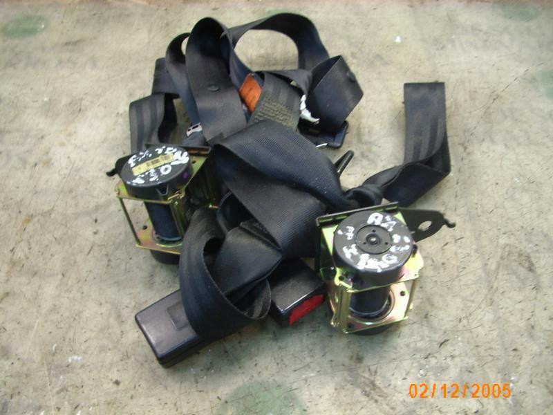 Recambio de cinturon seguridad trasero para nissan primera berlina (p12) acenta referencia OEM IAM   