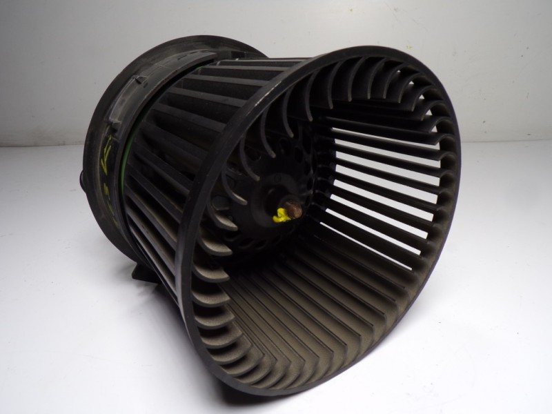 Recambio de motor calefaccion para peugeot 208 1.4 hdi fap referencia OEM IAM 1608182080 T1013140A 