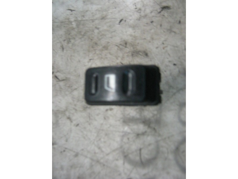 Recambio de mando elevalunas delantero izquierdo para citroën xsara berlina 1.9 turbodiesel referencia OEM IAM   