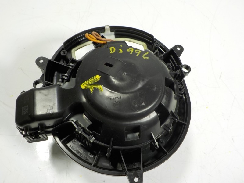 Recambio de motor calefaccion para bmw serie 3 touring (f31) 2.0 turbodiesel referencia OEM IAM 64119350395 T958225 T958225