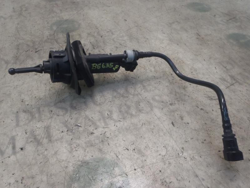 Recambio de bomba embrague para ford focus berlina (cap) ghia referencia OEM IAM   
