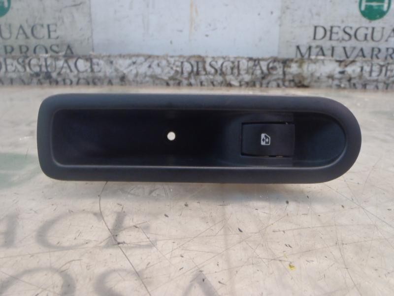 Recambio de mando elevalunas trasero izquierdo para renault scenic ii confort expression referencia OEM IAM   