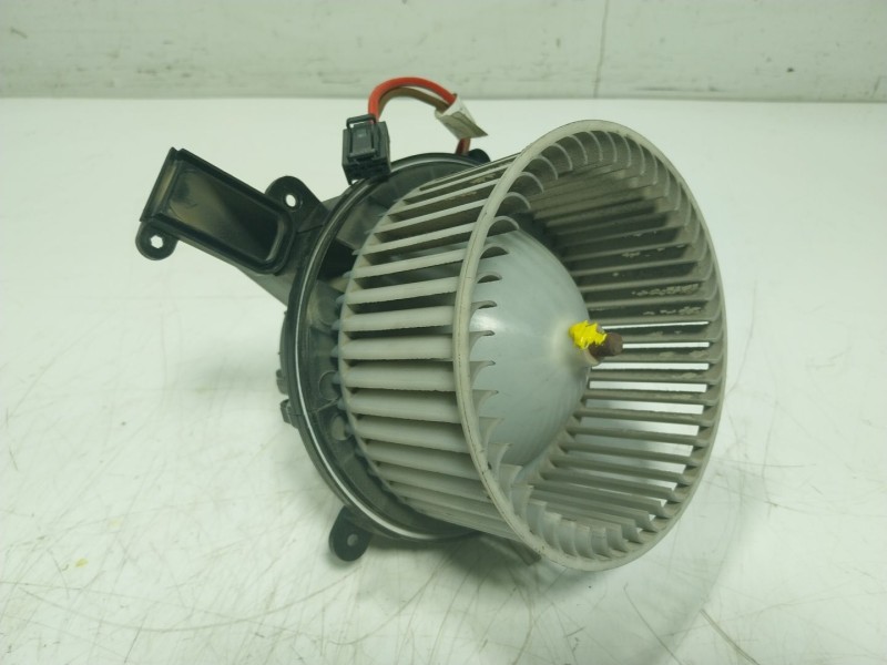 Recambio de motor calefaccion para mercedes-benz vito kasten 1.6 cdi cat referencia OEM IAM A0008304701  