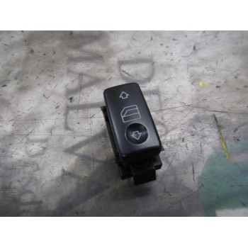 MANDO ELEVALUNAS TRASERO DERECHO A22082133797C45 A2208213379 Q03A03314