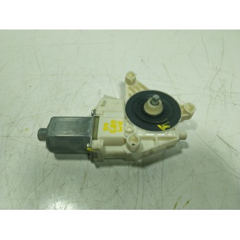 MOTOR ELEVALUNAS DELANTERO DERECHO A4479063600 