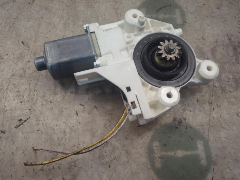 Recambio de motor elevalunas delantero derecho para ford focus berlina (cap) ghia referencia OEM IAM   