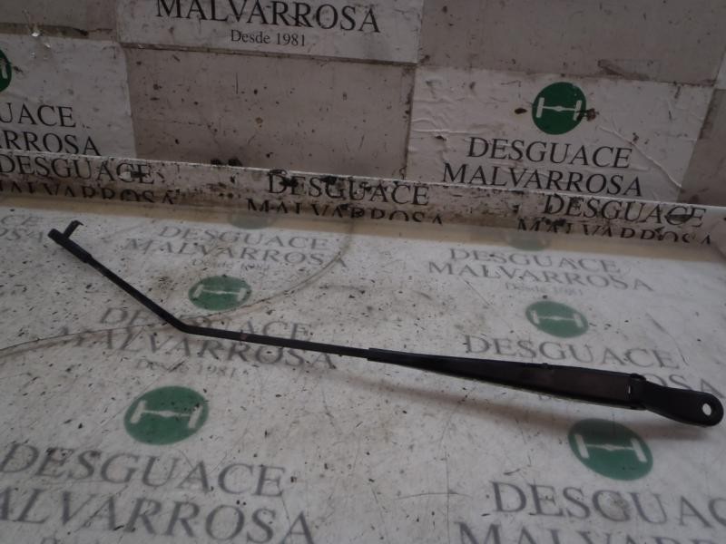 Recambio de brazo limpia delantero derecho para peugeot 207 confort referencia OEM IAM   