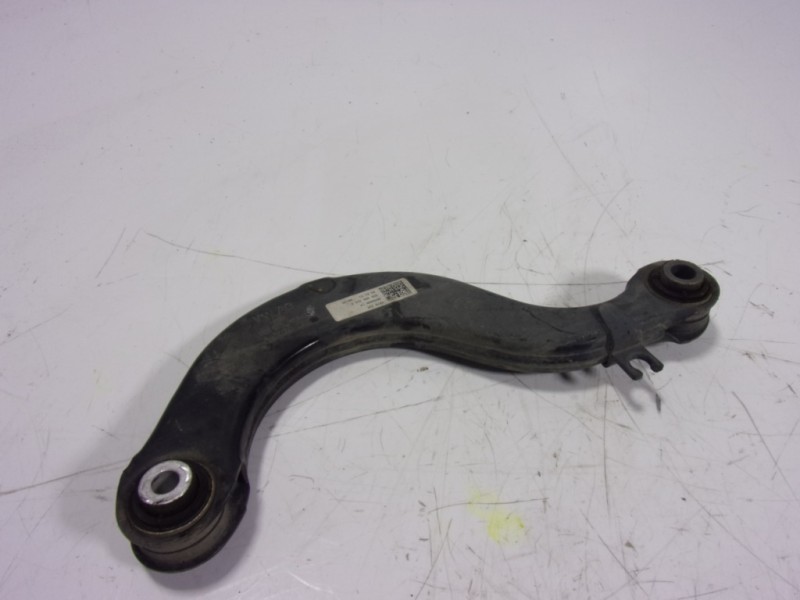 Recambio de brazo suspension superior trasero derecho para skoda kodiaq 2.0 tdi referencia OEM IAM 5Q0505323D  