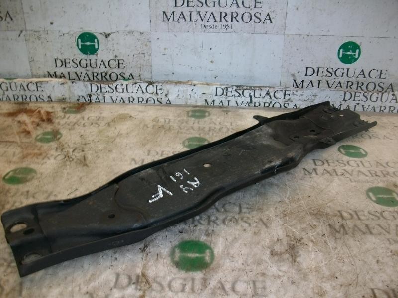 Recambio de travesaño inferior para kia carens 2.0 crdi ex monovolumen referencia OEM IAM   