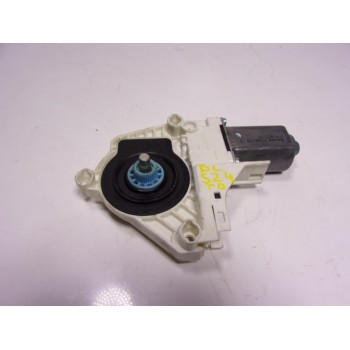 MOTOR ELEVALUNAS TRASERO DERECHO 8K0959801B 