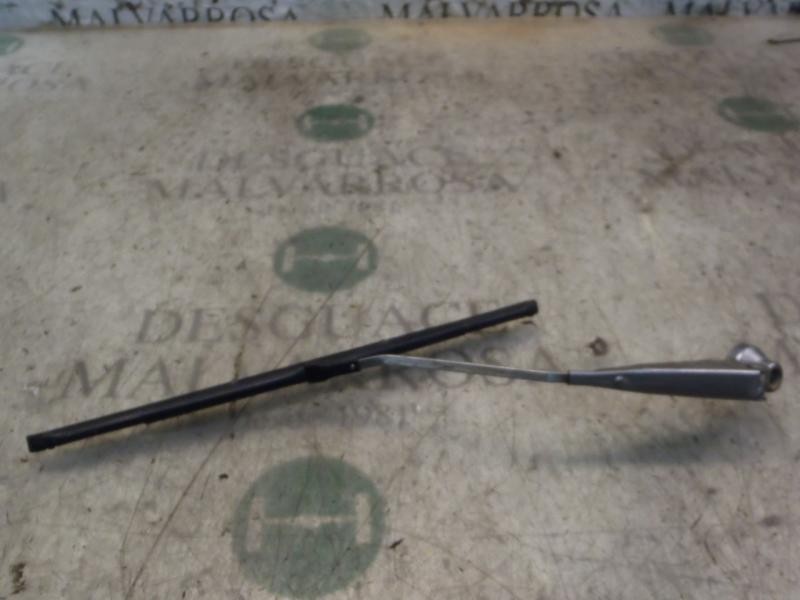 Recambio de brazo limpia delantero izquierdo para seat 600 e referencia OEM IAM   