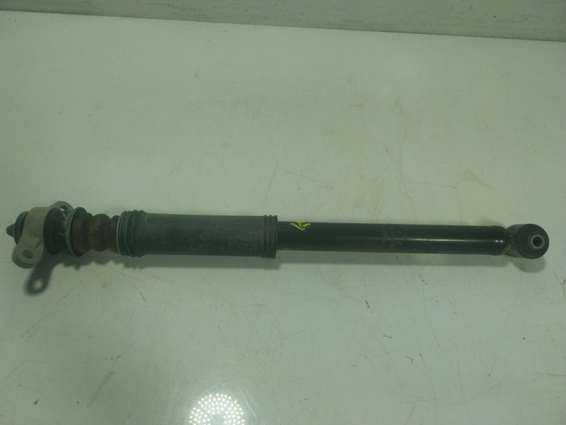 Recambio de amortiguador trasero derecho para kia stonic (yb) 1.2 cvvt referencia OEM IAM 55310H8850 55300H8850 