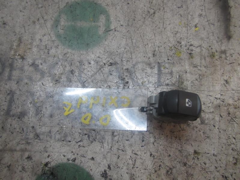 Recambio de mando elevalunas delantero derecho para renault megane ii classic berlina 1.9 dci diesel referencia OEM IAM   