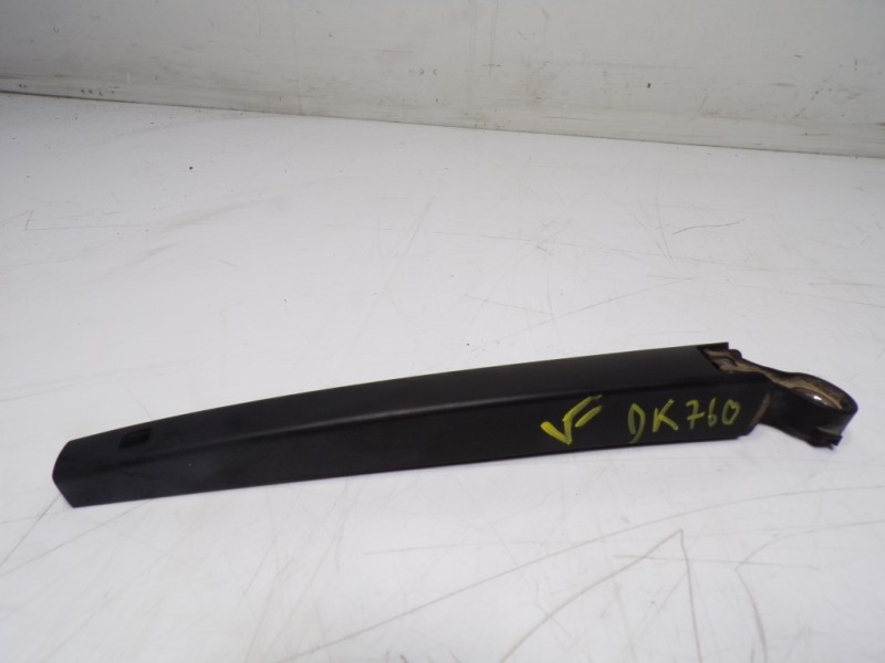 Recambio de brazo limpia trasero para volkswagen golf vi (5k1) 1.6 tdi referencia OEM IAM 5K6955707B  