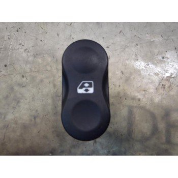 MANDO ELEVALUNAS DELANTERO DERECHO 8200602227 