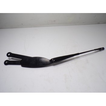 BRAZO LIMPIA DELANTERO DERECHO A2538200244 