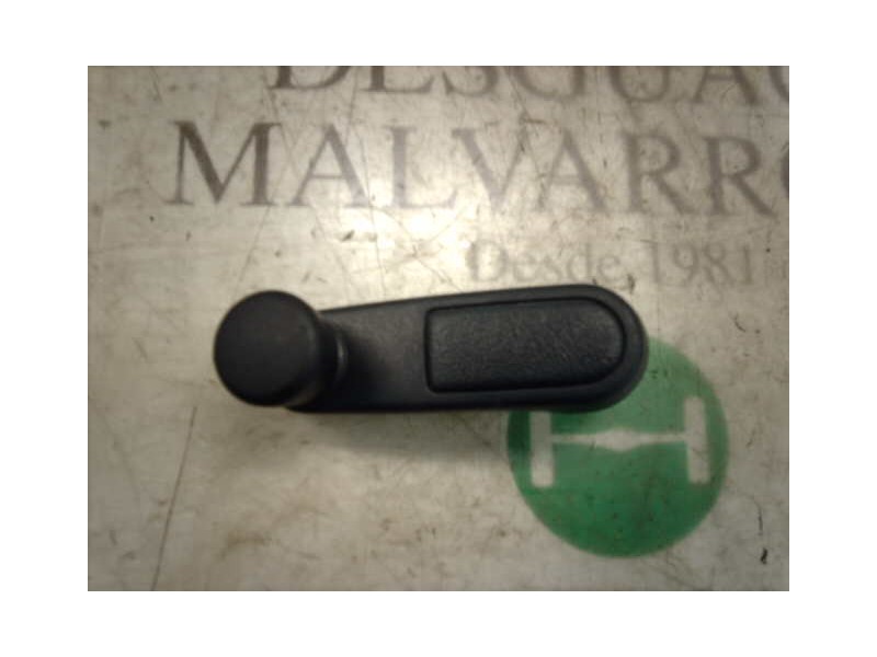 Recambio de maneta elevalunas trasera izquierda para citroën xsara berlina 1.6 lx referencia OEM IAM   