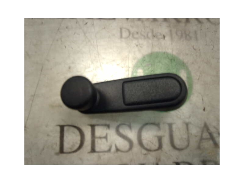 Recambio de maneta elevalunas trasera derecha para citroën xsara berlina 1.6 lx referencia OEM IAM   