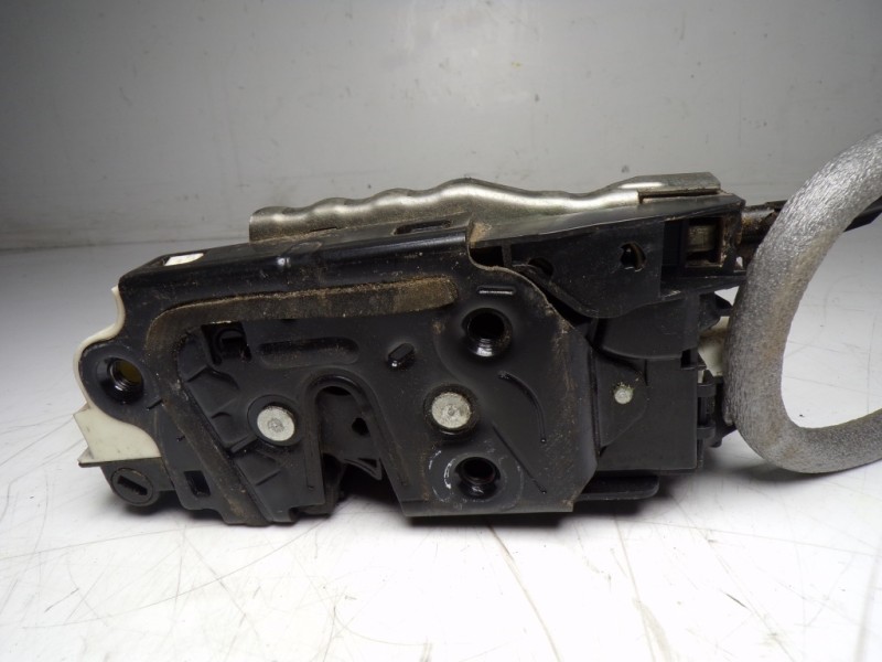 Recambio de cerradura puerta delantera derecha para volkswagen golf vi (5k1) 1.6 tdi referencia OEM IAM 5K1837016B 5K1837016 