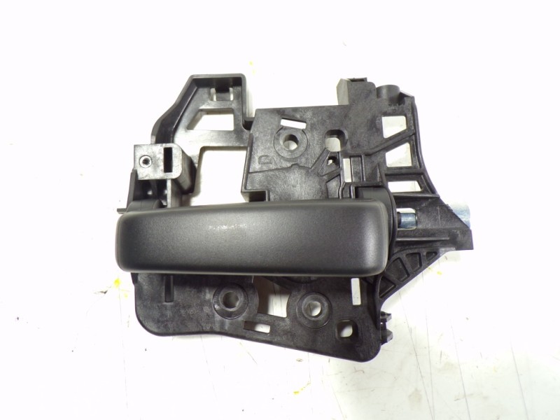 Recambio de maneta interior trasera derecha para toyota proace city 1.2 12v referencia OEM IAM SU001A5097  