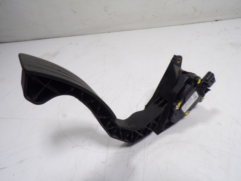 Recambio de potenciometro pedal para dacia logan ii 1.5 dci diesel fap cat referencia OEM IAM 180022703R 180022703R 6PV00997803