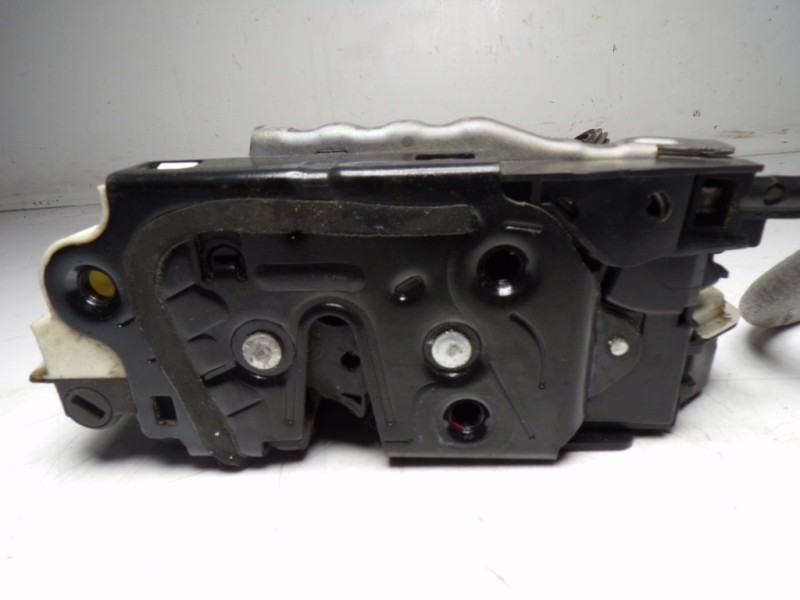 Recambio de cerradura puerta trasera derecha para volkswagen golf vi (5k1) 1.6 tdi referencia OEM IAM 5K4839016H 5K4839016B 