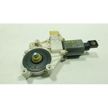 MOTOR ELEVALUNAS DELANTERO DERECHO 67627189232 