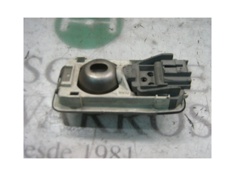 Recambio de piloto interior para peugeot 206 berlina xr referencia OEM IAM   