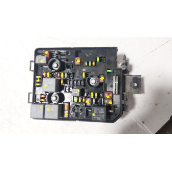 CAJA RELES / FUSIBLES 39068005 39068005 