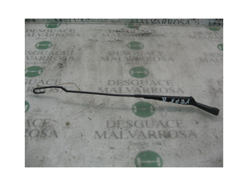 Recambio de brazo limpia delantero derecho para volkswagen vento (1h2) gl referencia OEM IAM   