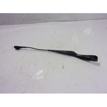 BRAZO LIMPIA DELANTERO IZQUIERDO A2058203700 