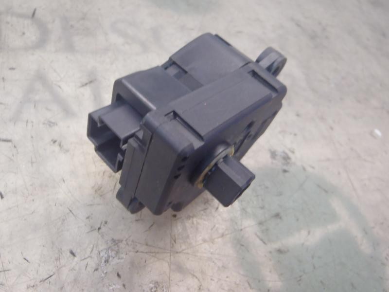 Recambio de motor apertura trampillas climatizador para ford focus berlina (cap) ghia referencia OEM IAM   