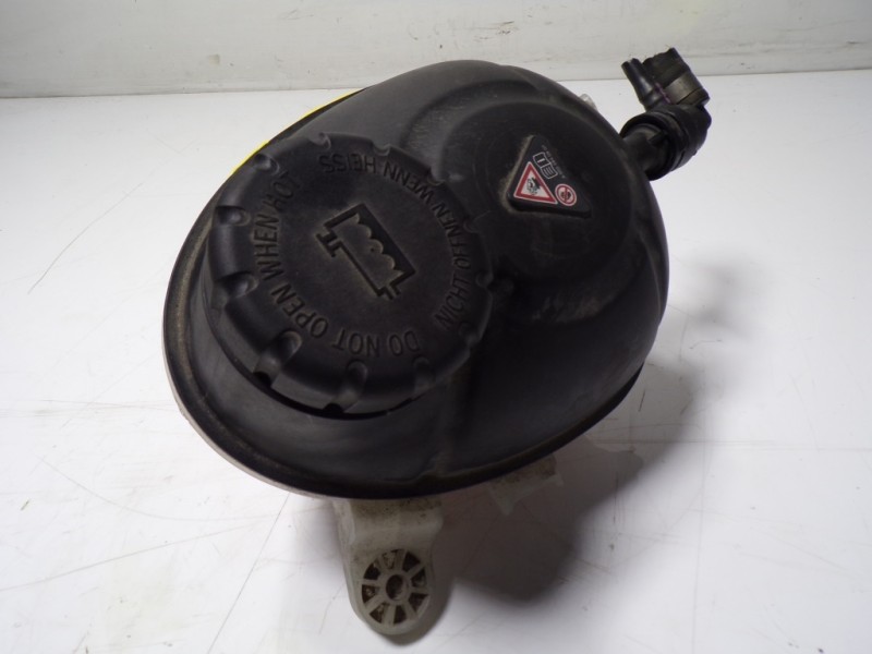 Recambio de deposito expansion para mercedes-benz clase glc (w253) glc 250 4matic (253.946) referencia OEM IAM A2055000049 A2055