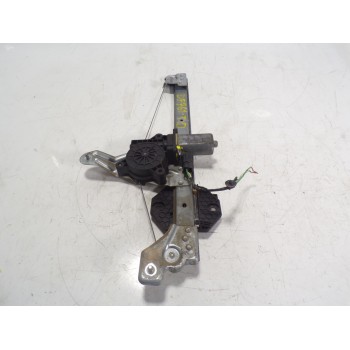 ELEVALUNAS TRASERO DERECHO 827206057R 