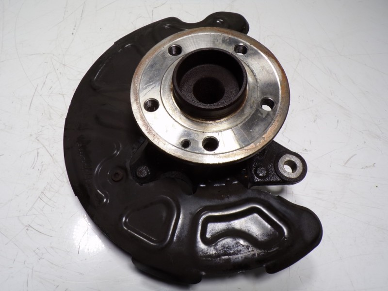 Recambio de mangueta delantera izquierda para mercedes-benz vito kasten 2.1 cdi cat referencia OEM IAM   